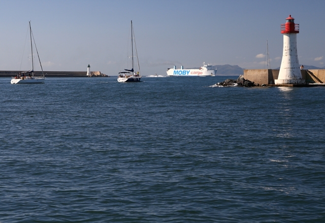 Fanali moli porto di Cagliari 2
